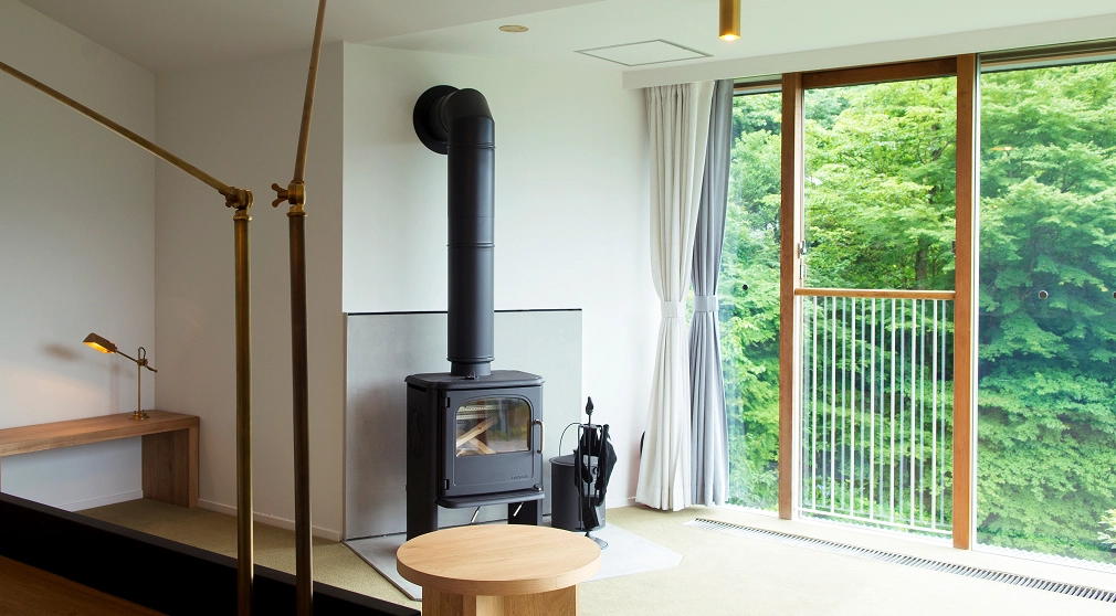 デラックスダブル  —薪ストーブ付き—