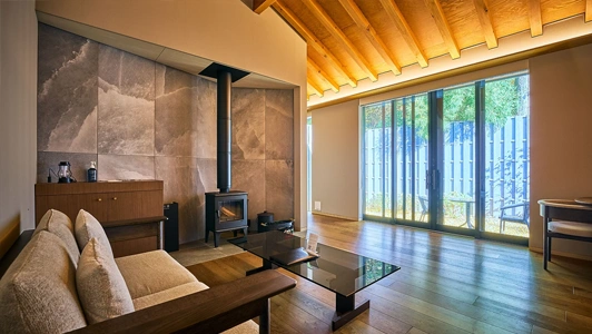 温泉スイート（庭苑付）「いぶき」13号棟（12棟とコネクティング可能）