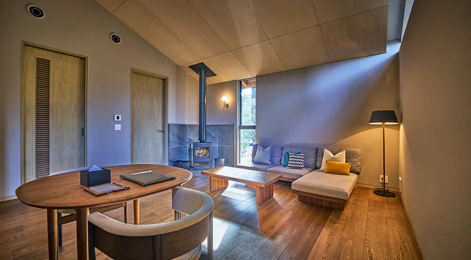 温泉スイート「いぶき」17号棟 リビングルーム