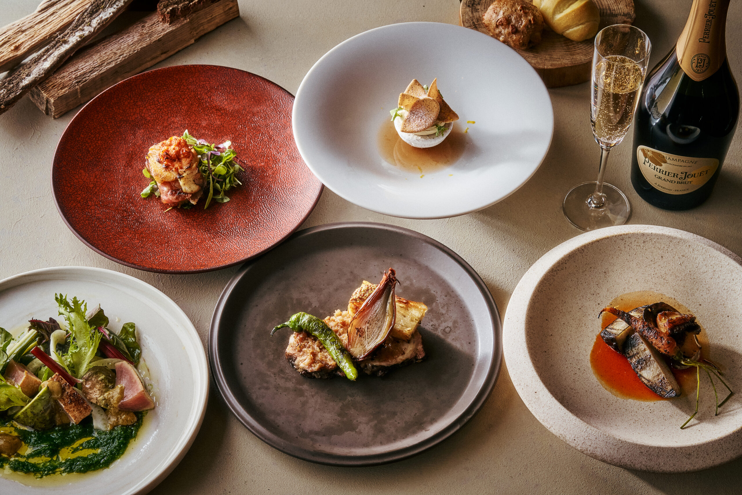 薪火料理「WOODSIDE dining」ページのFV画像です。